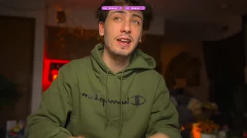 Snapshot of dylandaniel69 chatting on September 23, 1:47 pm Dylan Daniel 7.8 online show from September 23, 1:47 pm