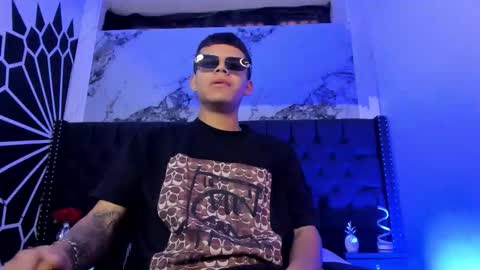 dylanroyce_ online show from March 12, 12:22 pm