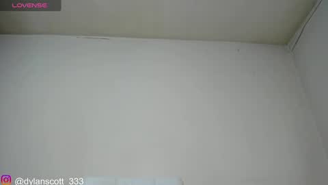 dylanscott_106 online show from February 5, 9:07 pm