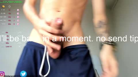 dylanscott_106 online show from February 19, 10:09 pm