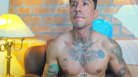 Snapshot of dylanstonne1 chatting on March 4, 10:49 pm D Y L A N online show from March 4, 10:49 pm