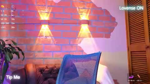 Snapshot of dylanstonne1 chatting on November 9, 7:12 pm D Y L A N online show from November 9, 7:12 pm