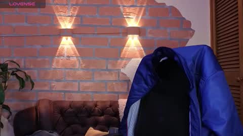 Snapshot of dylanstonne1 chatting on November 29, 9:51 pm D Y L A N online show from November 29, 9:51 pm