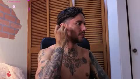 Snapshot of dylanstonne1 chatting on December 2, 8:59 pm D Y L A N online show from December 2, 8:59 pm