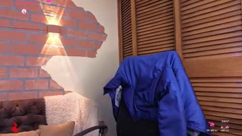 Snapshot of dylanstonne1 chatting on December 3, 10:08 pm D Y L A N online show from December 3, 10:08 pm