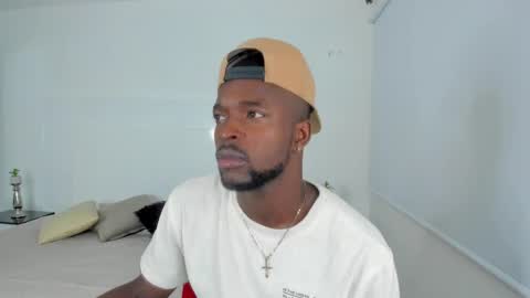 Snapshot of dylantaylor_1 chatting on December 30, 3:58 am Dylan Taylor online show from December 30, 3:58 am
