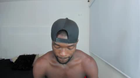Snapshot of dylantaylor_1 chatting on January 12, 3:49 am Dylan Taylor online show from January 12, 3:49 am