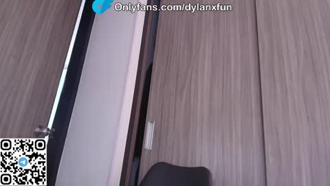 dylanxfun online show from November 3, 7:04 pm