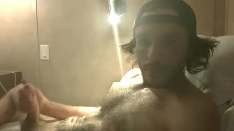 Snapshot of dylp400 chatting on December 19, 6:01 am dylp400 online show from December 19, 6:01 am