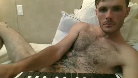 Snapshot of dylp400 chatting on January 2, 12:13 am dylp400 online show from January 2, 12:13 am