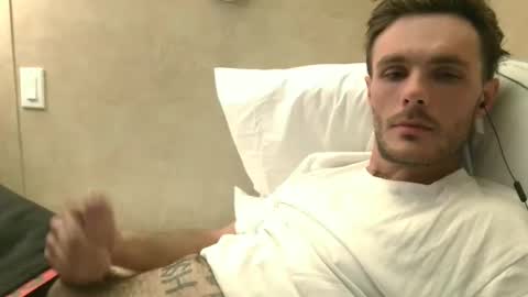 Snapshot of dylp400 chatting on January 8, 12:05 pm dylp400 online show from January 8, 12:05 pm