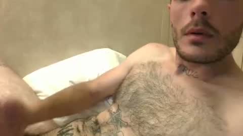 Snapshot of dylp400 chatting on January 10, 12:26 pm dylp400 online show from January 10, 12:26 pm