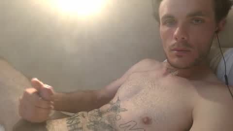 Snapshot of dylp400 chatting on February 8, 11:55 am dylp400 online show from February 8, 11:55 am