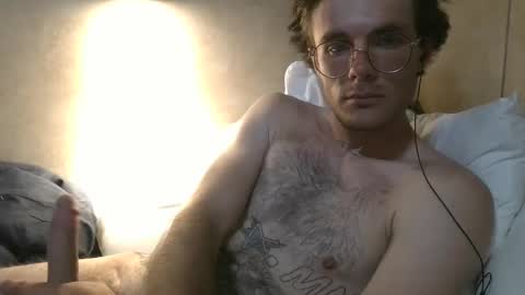 Snapshot of dylp400 chatting on March 4, 10:02 am dylp400 online show from March 4, 10:02 am