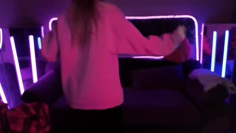 Dyna online show from November 23, 4:29 pm