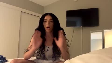 Dynasty online show from January 4, 8:37 pm