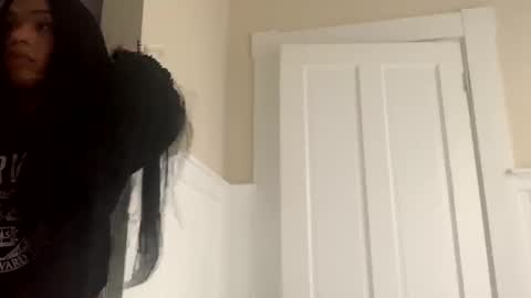 Dynasty online show from January 18, 7:04 pm