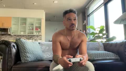 Snapshot of e13ven11 chatting on January 10, 7:54 pm Formally known as Virus of Life online show from January 10, 7:54 pm