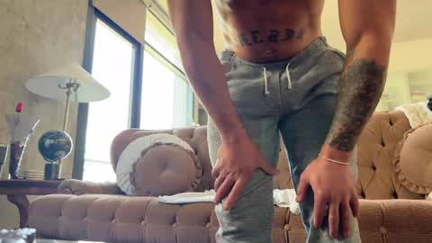 Snapshot of e13ven11 chatting on February 23, 6:45 pm Formally known as Virus of Life online show from February 23, 6:45 pm