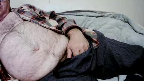 Snapshot of e1415926 chatting on March 12, 10:05 pm Uncle Emo online show from March 12, 10:05 pm