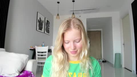 fansly - yourbestbaby online show from February 13, 3:18 am