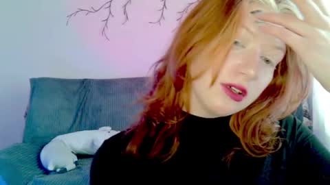 Snapshot of earn_my_lily chatting on April 16, 7:09 am Lily online show from April 16, 7:09 am