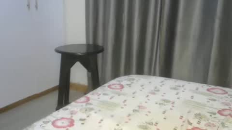 Snapshot of east_queen chatting on January 7, 3:24 am east_queen online show from January 7, 3:24 am