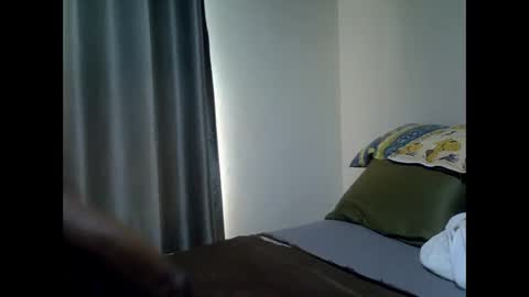 east_queen online show from November 8, 10:15 am