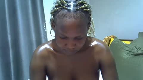 east_queen online show from December 16, 4:34 pm