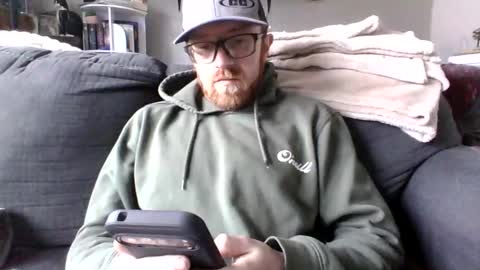 Snapshot of easylog chatting on April 2, 4:04 pm easylog online show from April 2, 4:04 pm