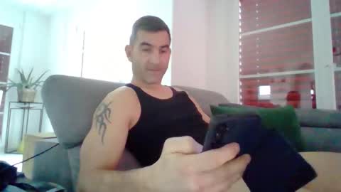 Snapshot of easystyle1 chatting on February 8, 2:42 pm Andrew online show from February 8, 2:42 pm