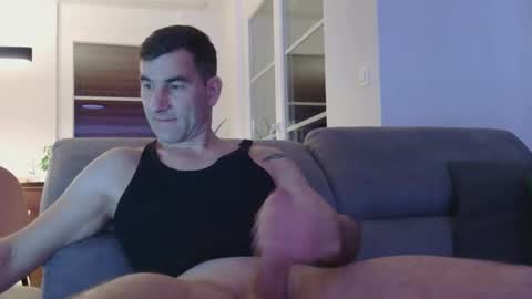 Snapshot of easystyle1 chatting on February 9, 6:45 pm Andrew online show from February 9, 6:45 pm