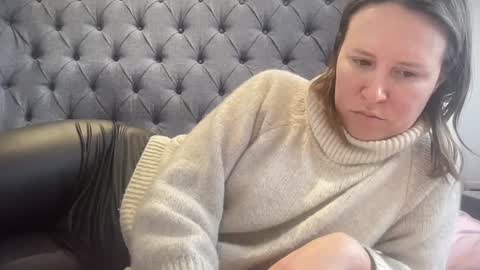 Snapshot of eatmypie69 chatting on January 13, 11:04 am Nadia Ferreira online show from January 13, 11:04 am