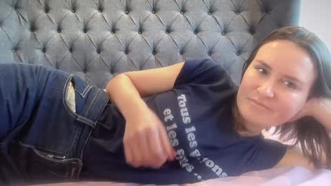 Snapshot of eatmypie69 chatting on January 16, 9:13 am Nadia Ferreira online show from January 16, 9:13 am