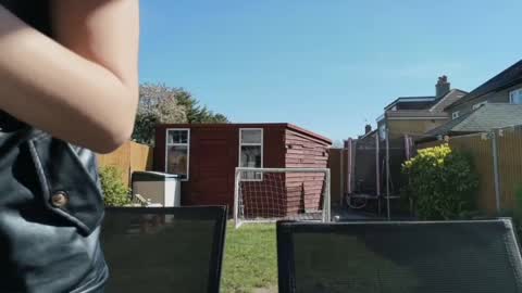 Nadia Ferreira  online show from April 14, 9:15 am