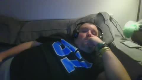 Snapshot of eazyb1991 chatting on January 19, 7:57 am Eazyb91 online show from January 19, 7:57 am