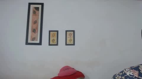 Laraand Drake online show from January 19, 7:25 am