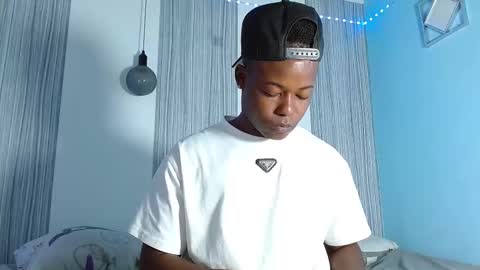 Chris Palaz  online show from November 28, 10:45 pm