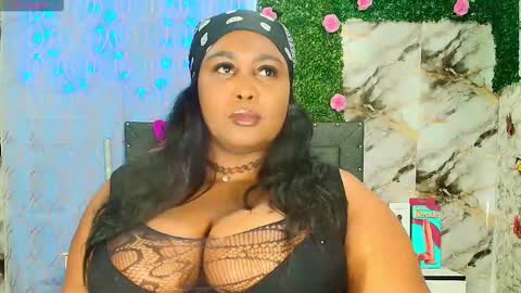 Snapshot of ebony544505 chatting on October 9, 3:48 am ANGIE online show from October 9, 3:48 am