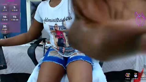 Snapshot of ebony__jheim chatting on September 25, 12:09 pm jheim online show from September 25, 12:09 pm