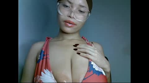Snapshot of ebony_badgurl chatting on May 26, 9:27 am Ebony badgurl online show from May 26, 9:27 am