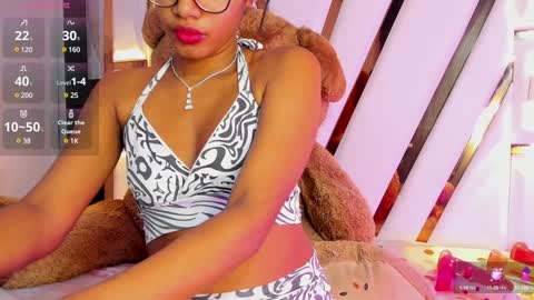 Snapshot of ebony_beautifull chatting on December 5, 1:58 am Luci online show from December 5, 1:58 am