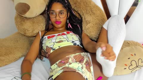 Snapshot of ebony_beautifull chatting on January 15, 9:45 am Luci online show from January 15, 9:45 am