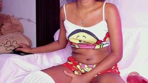 Snapshot of ebony_beautifull chatting on February 6, 7:13 am Luci online show from February 6, 7:13 am