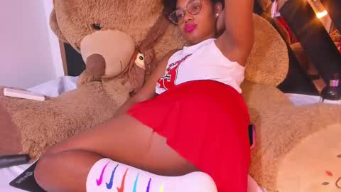 Snapshot of ebony_beautifull chatting on March 7, 4:46 am Luci online show from March 7, 4:46 am