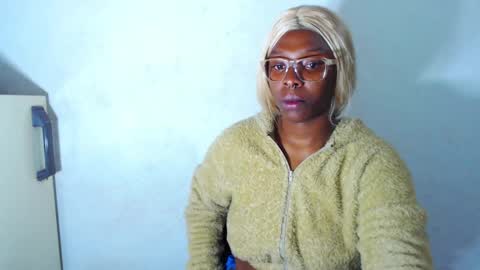 chayna smith online show from December 12, 3:43 am