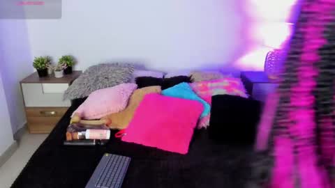 ebony_cute9 online show from April 4, 11:08 am