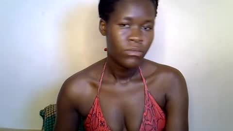 Snapshot of ebony_lynne chatting on June 18, 9:52 pm ebony_lynne online show from June 18, 9:52 pm
