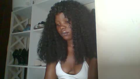 Snapshot of ebony_malkia chatting on December 16, 7:46 am Malikia online show from December 16, 7:46 am