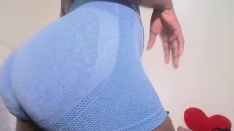 ebony_pearl69 online show from October 14, 3:46 pm